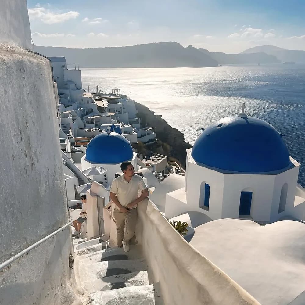 Juan Perez en Santorini, Grecia